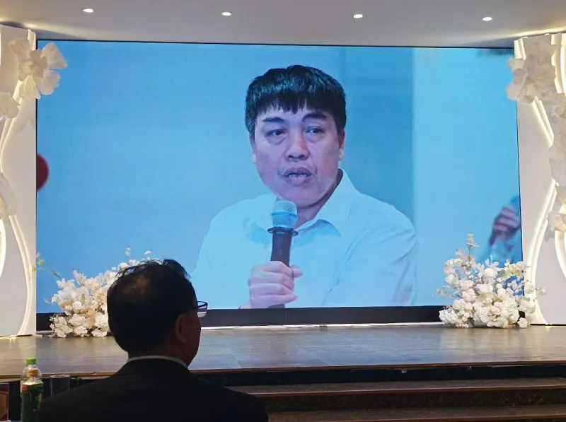 Đại diện UBND x&atilde; Minh Ch&acirc;u (huyện Ba V&igrave;) đưa ra &yacute; kiến